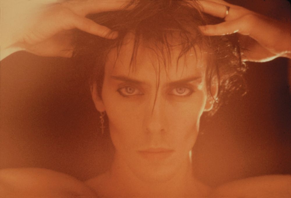 Photo of singer Peter Murphy