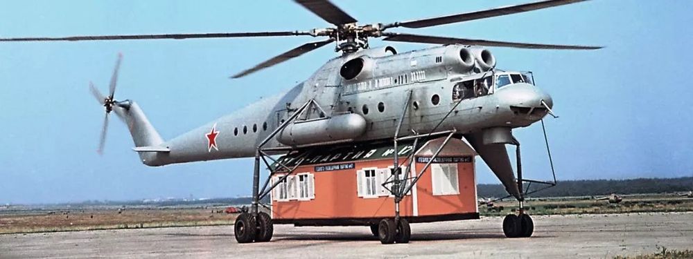 Mil-10 flying crane helicopter