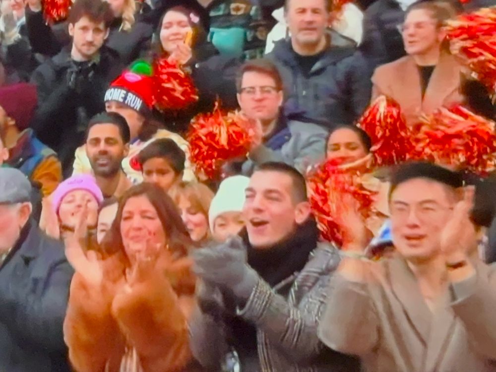 Matt Rogers & Bowen Yang watching the 99th Annual Macy’s Thanksgiving Day Parade
#LasCulturistas