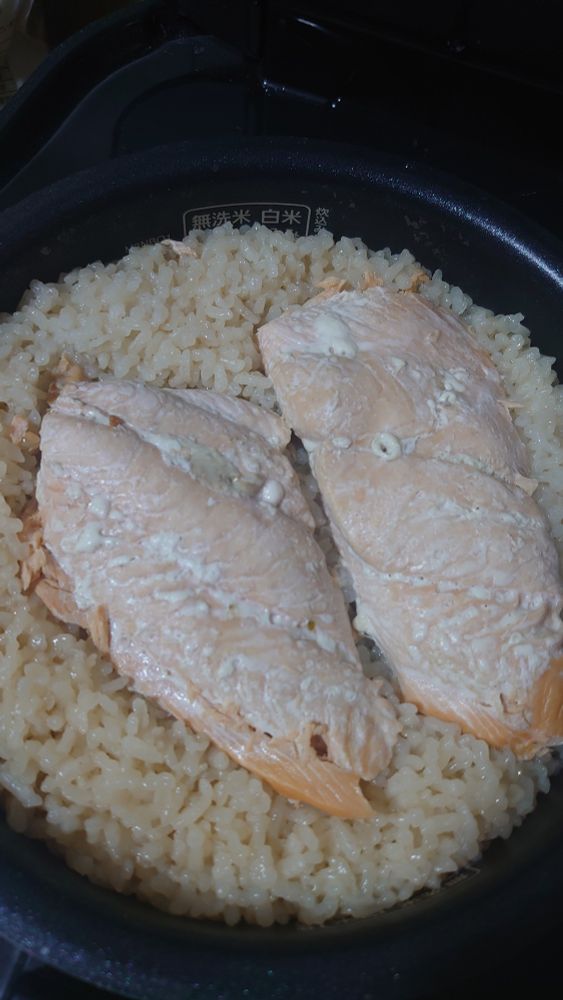 鮭の炊き込みご飯