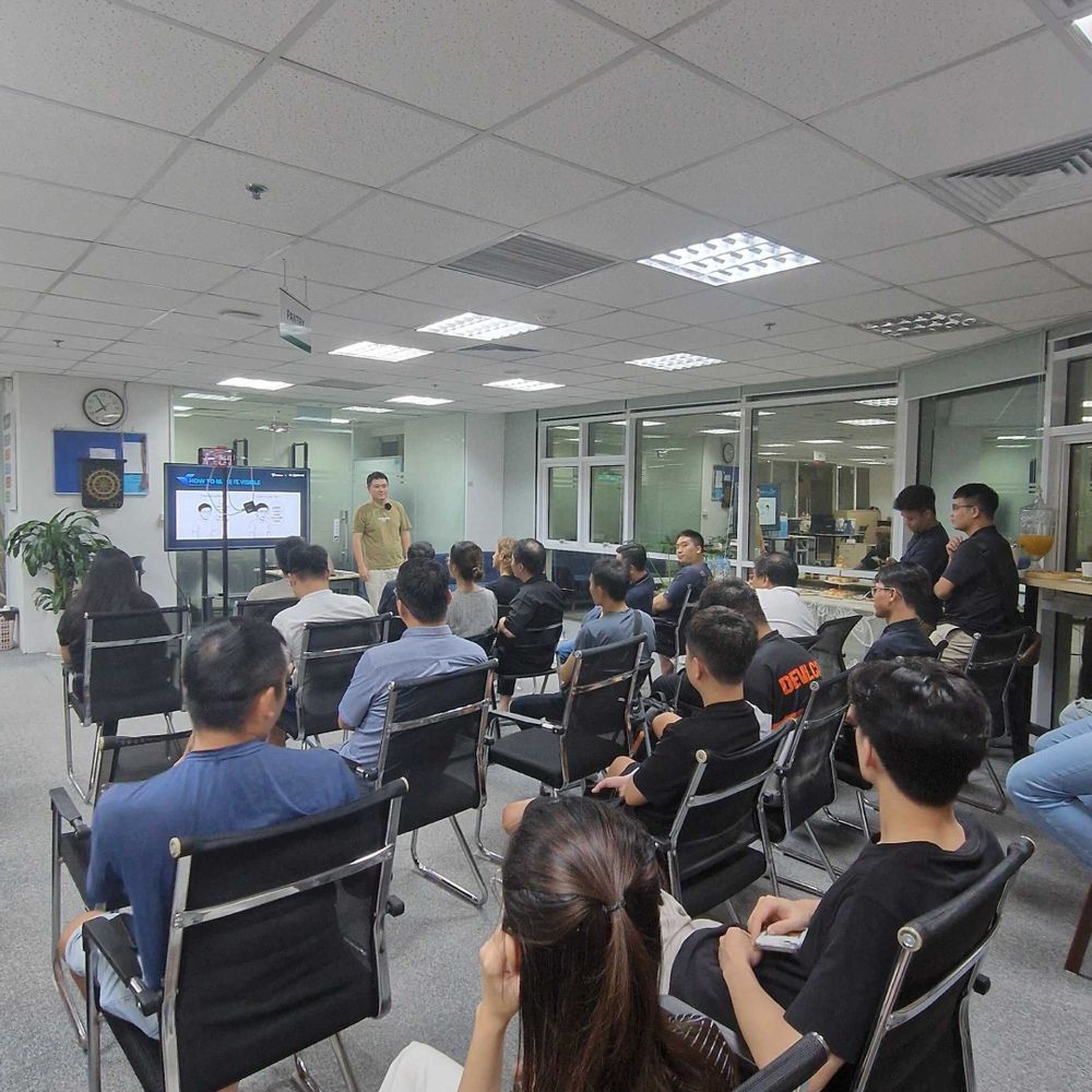 The room where the meetup was held during Vu Thai's talk, showing most of the attendees