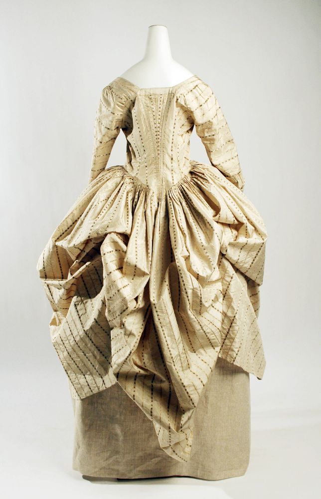 Robe à la Polonaise, Metropolitan Museum of Art, New York, NY