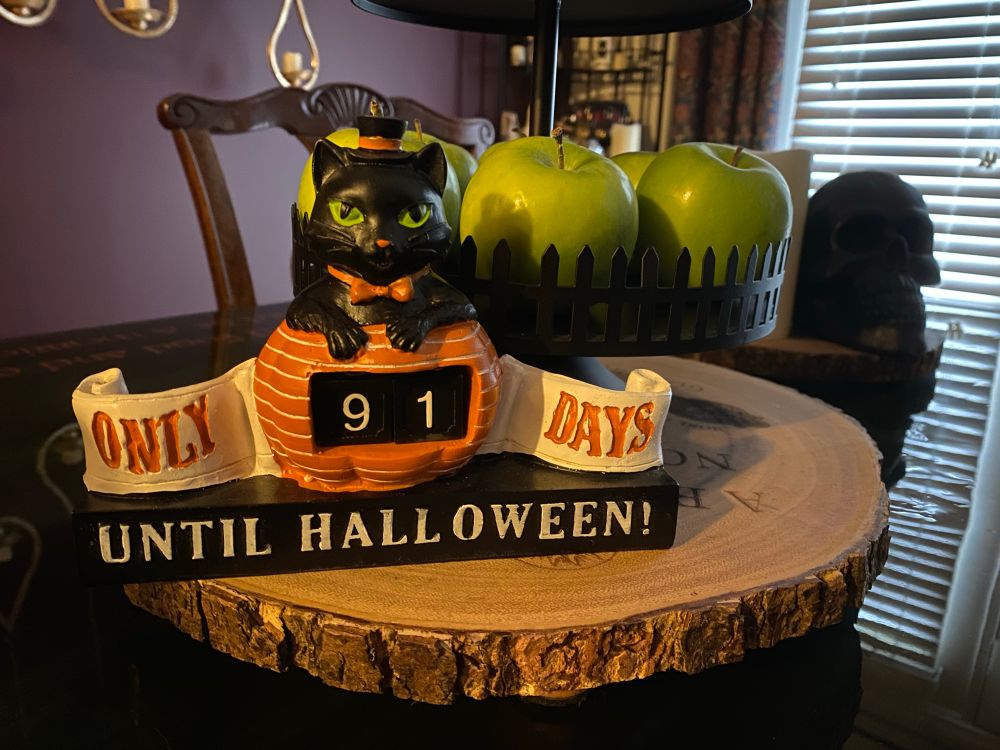 Halloween countdown displaying 91 days until Halloween 