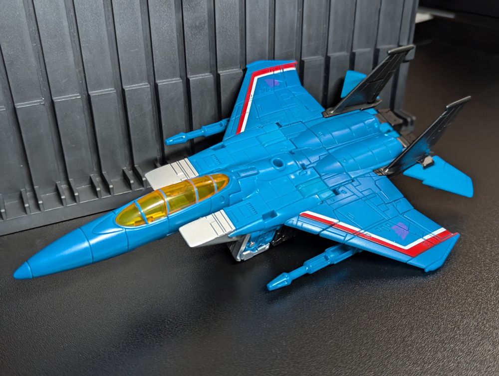 Thundercracker in Alt mode.