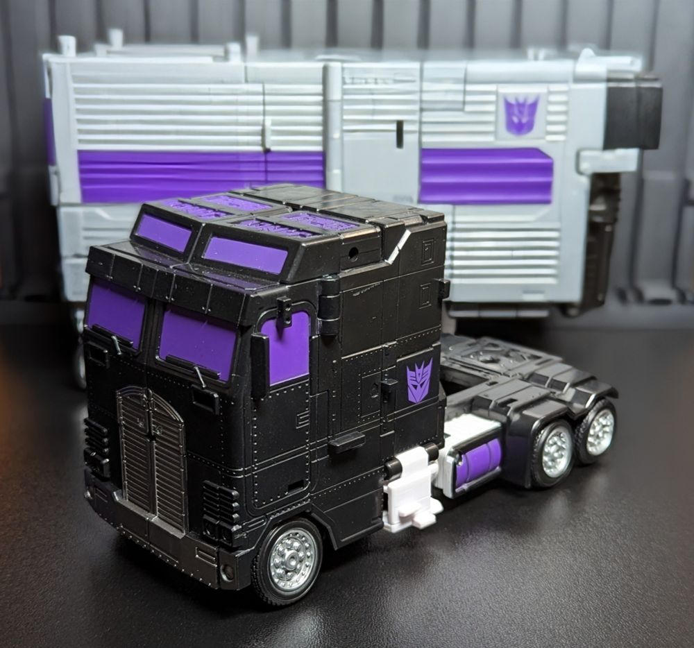Motormaster in Alt mode.