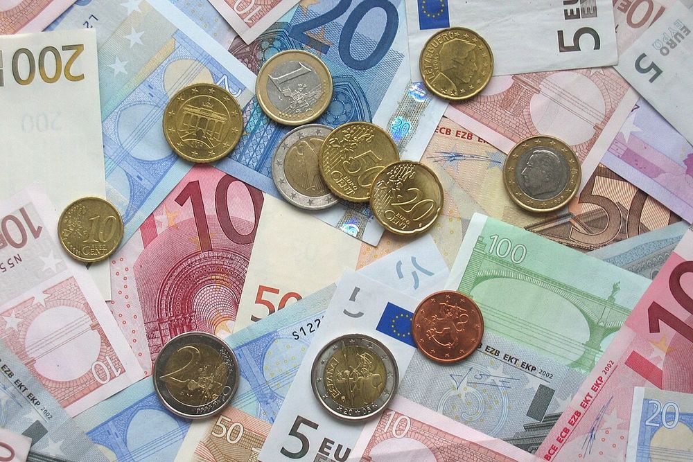 Des pièces et billets d'Euros