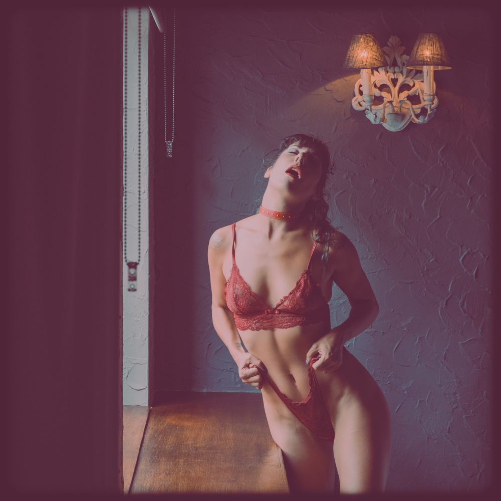 Photo de Morgana Fata en petite tenue réalisée par le photographe Thierry Smets.