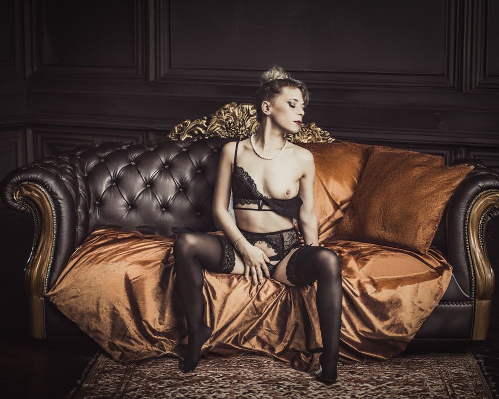 Photo de Tiana, seins nus, réalisée par le photographe Thierry Smets.