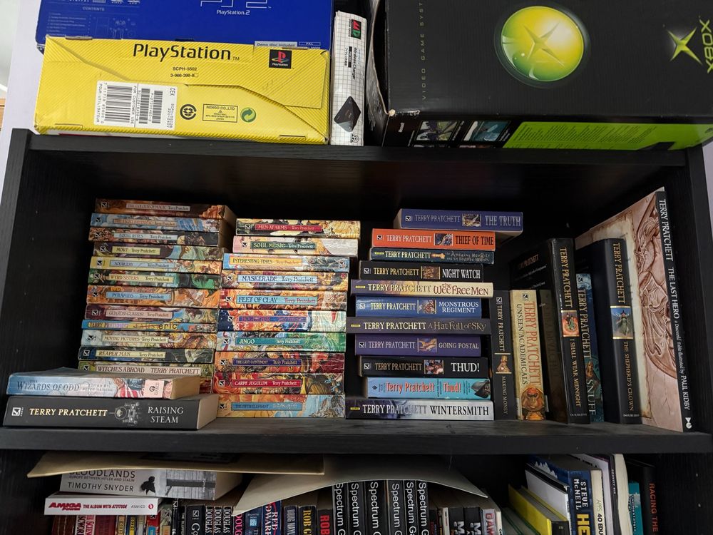 All the Discworlds. Also a PS1 and an Xbox because of framing.
