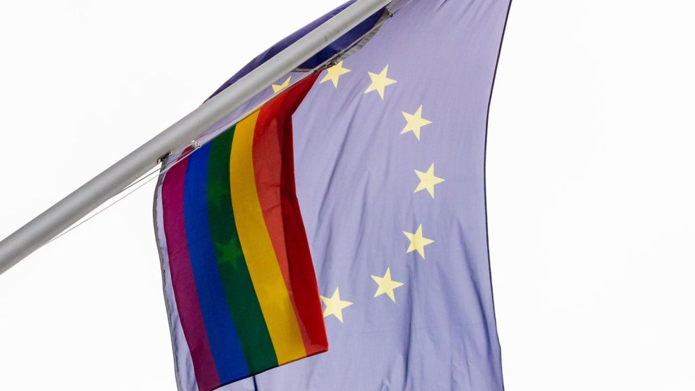 LGBTIQ-Rechte: Kommission mahnt EU-Staaten, Hasskriminalität stärker zu bekämpfen