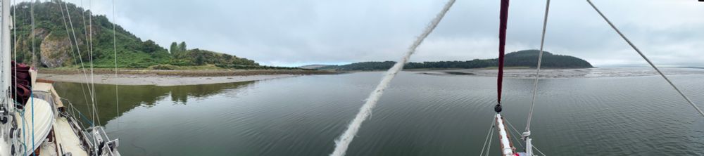 A pano from the stern mud flat to the bow mud flat.