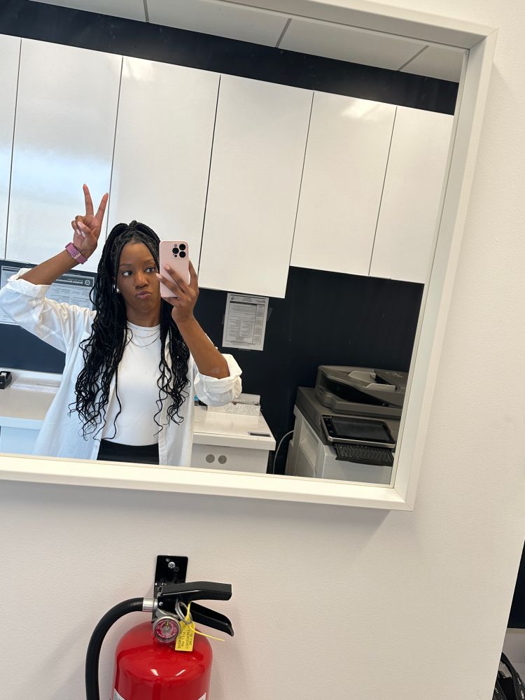 H doing the same pose