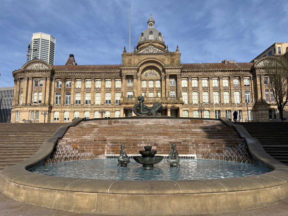 Birmingham City Council House, with the floozy in the jacuzzi in the foreground. All looking lovely in the sun.