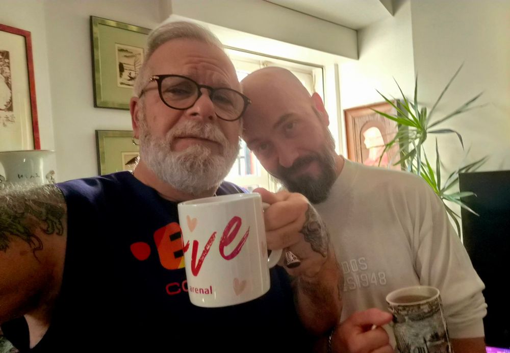 El mejor regalo que tuve por mi cumple. Mi chico me ha echo la sorpresa de subir por 24 horas, para celebrarlo con migo. No puedo estar mas feliz. Buen domingo a todos.