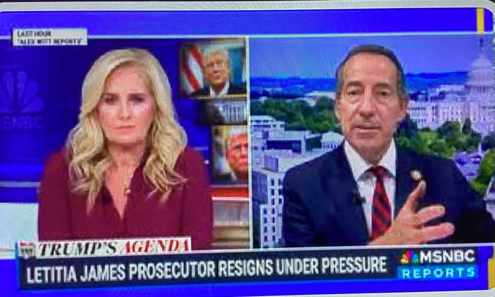 Screen shot of news ticker stating that Letitia James Prosecutor resigns under pressure.