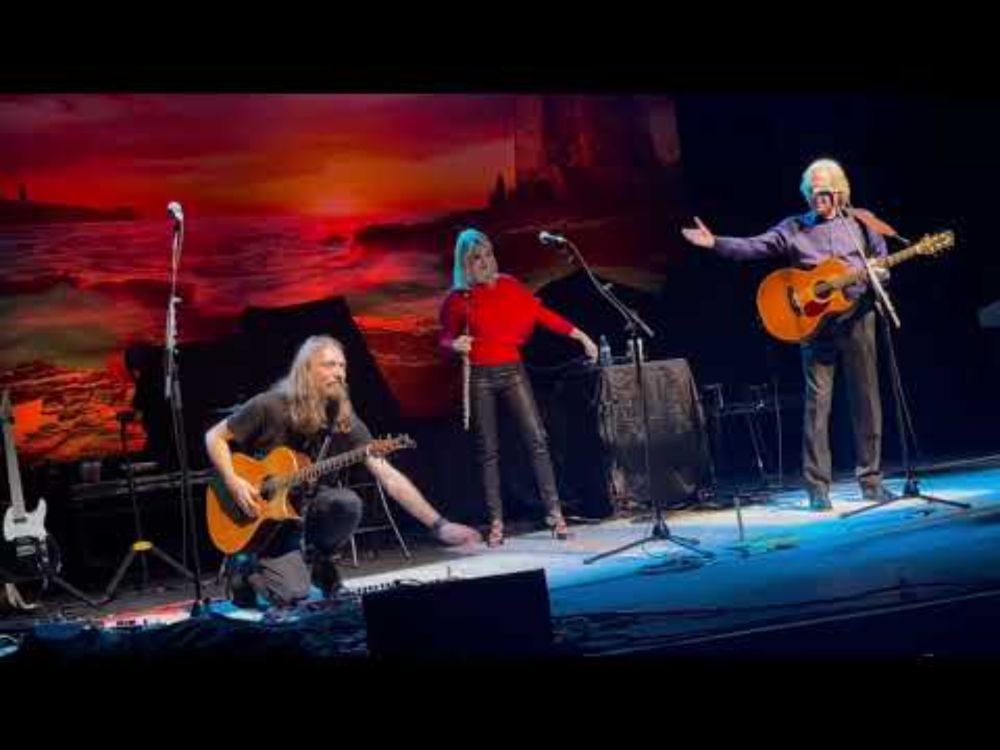 JUSTIN HAYWARD Performs FOREVER AUTUMN After Telling the Story Behind It Plaza Live Orlando 2/3/2023