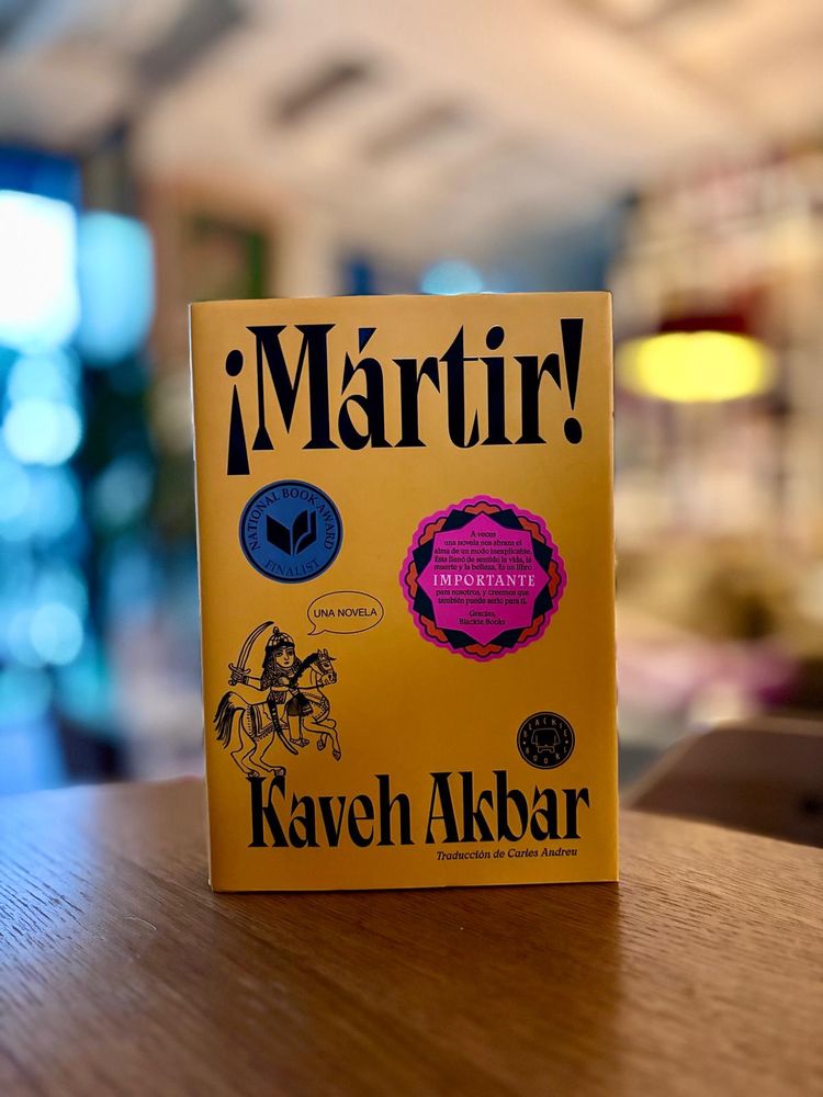 ¡Mártir!, de Kaveh Akbar. Portada del libro.