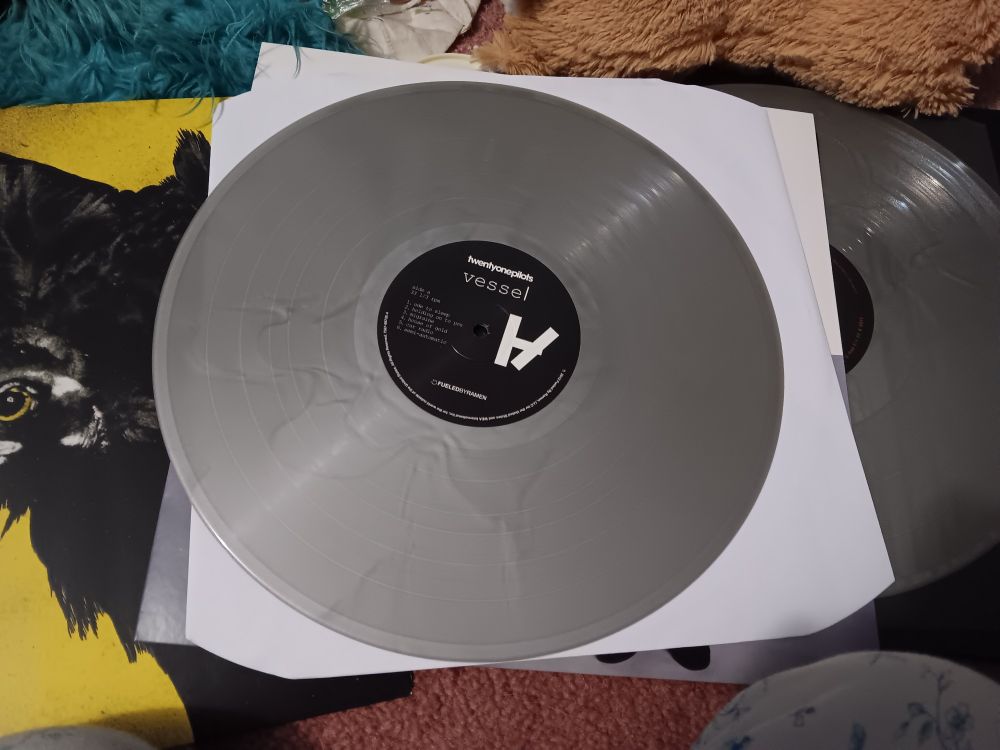 Twenty one pilots, vessel