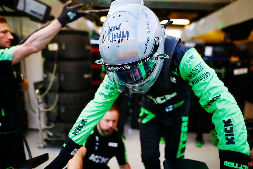 Electric atmospheres, roaring engines, and history in the making – the Abu Dhabi Grand Prix is everything we love about F1. Zero is here, soaking up the vibes and celebrating a sport that continues to break boundaries. 

#AbuDhabiGP #GrandPrixFinale #F1Academy #F1Finale 
