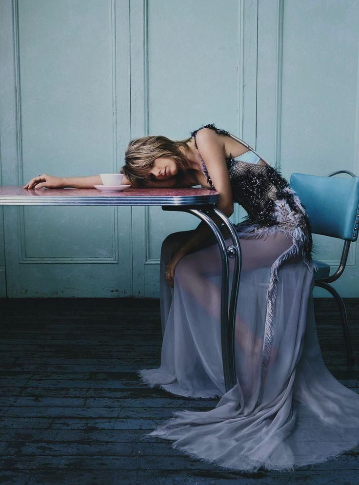 Taylor Swift stunning 