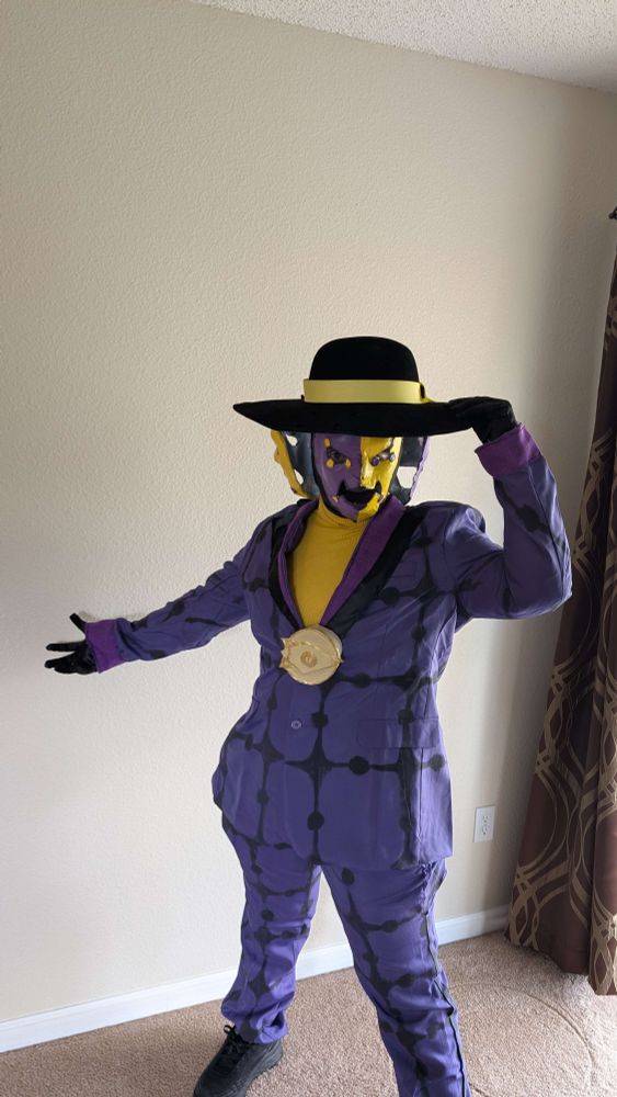 Change Agent from Toontown: Event Horizon holding her hat and having the angry mask out.
