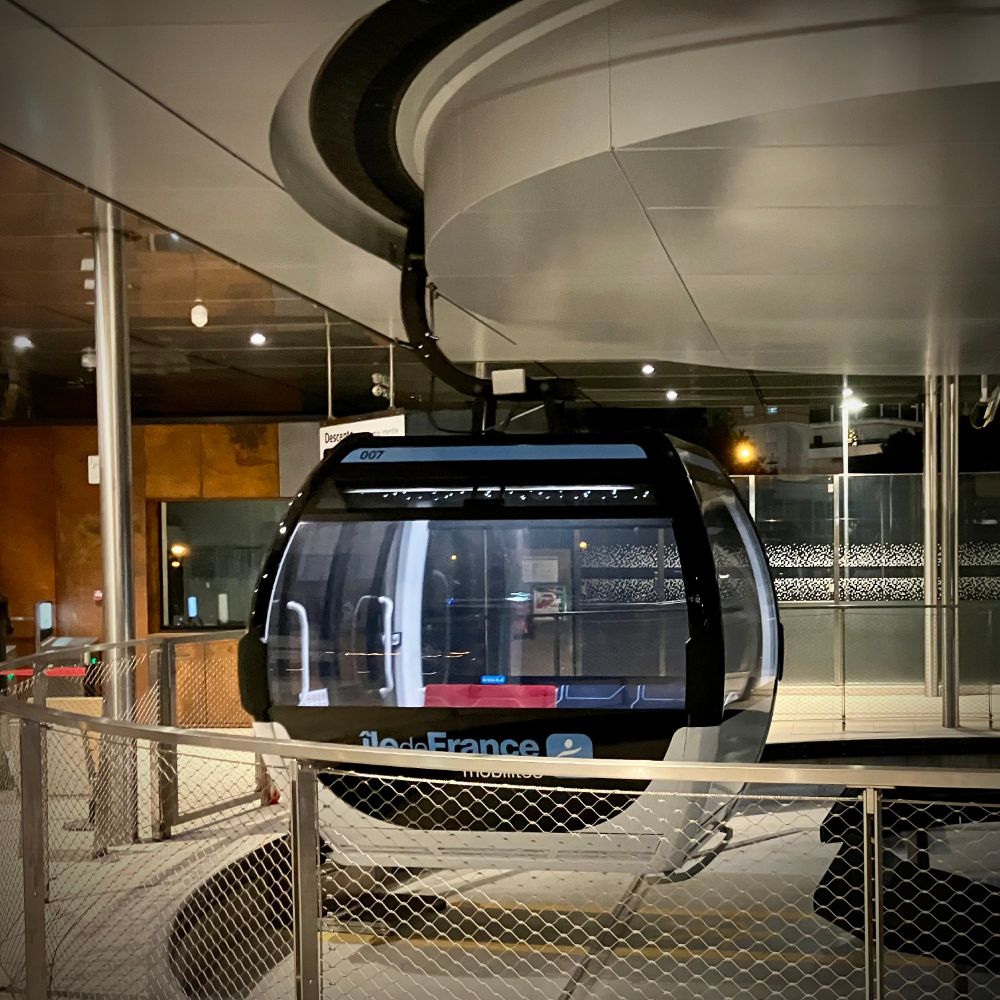 Cabine du câble C1 à la station Créteil Point du Lac