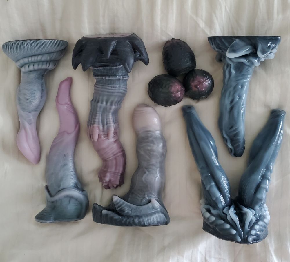 Cassius and Kane in Splice (Neomorph). Phobos in Xeno Drone x Chestburster. Dagmar in Xeno Queen x Facehugger. Xenovum in Aliens. Isonade and Meigui in Gooey Xenomorph.