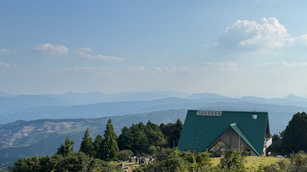 山頂からの景色

View from the top of the mountain. 