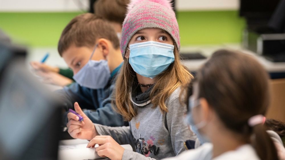 Schule in BW: Kretschmann stellt klar: Masken an Schulen weiter erlaubt – aber nur nach Absprache