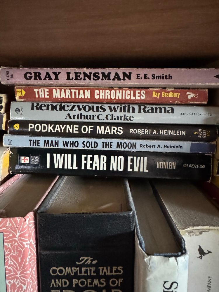 X-1245
60€
847
GRAY LENSMAN E.E. Smith
886
EB
Novel
THE MARTIAN CHRONICLES Ray Bradbury Rendez vous with Rama
Arthur C. Clarke
PODKAYNE OF MARS ROBERT A. HEINLEIN THE MAN WHO SOLD THE MOON Rebert A. Heinlein
NE
I WILL FEAR NO EVIL
HEINLEIN
345 • 24175-4 • 175
AVON S335
6u
425-02321-150
The
COMPLETE TALES AND POEMS OF
MPANY