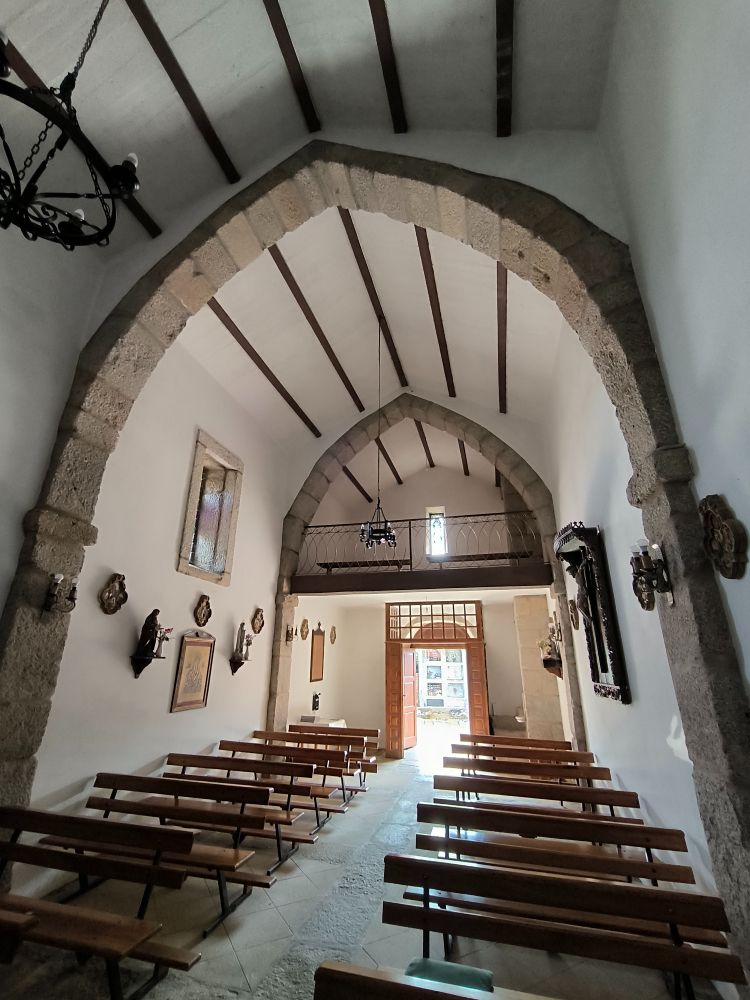 Interior da igrexa parroquial de San Paulo de Porto, Salvaterra de Miño