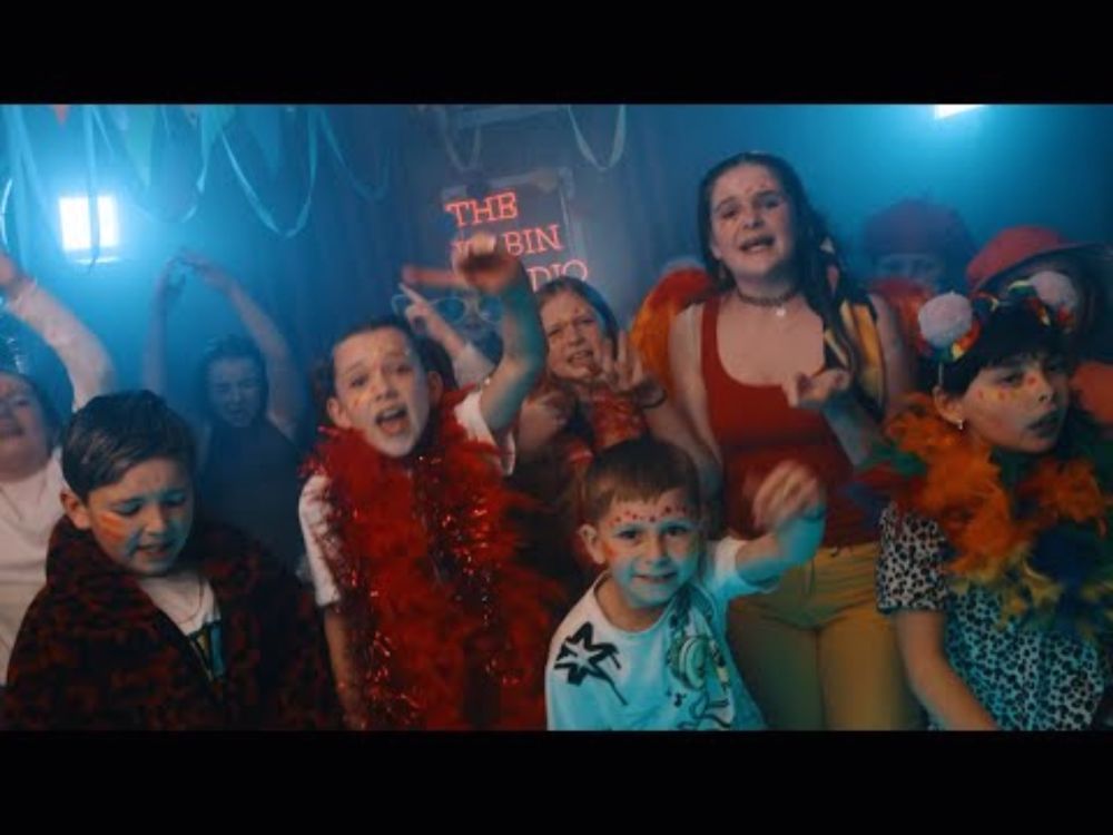 Kabin Crew - Kabin Party & Belter (Official Music Video)