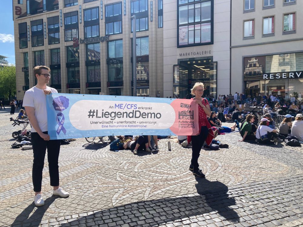 Demotransparent mit der Aufschrift #LiegendDemo