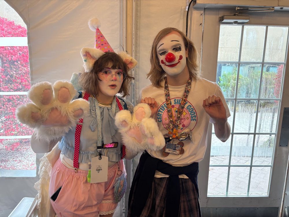 Me in clown with Bluebell :o3