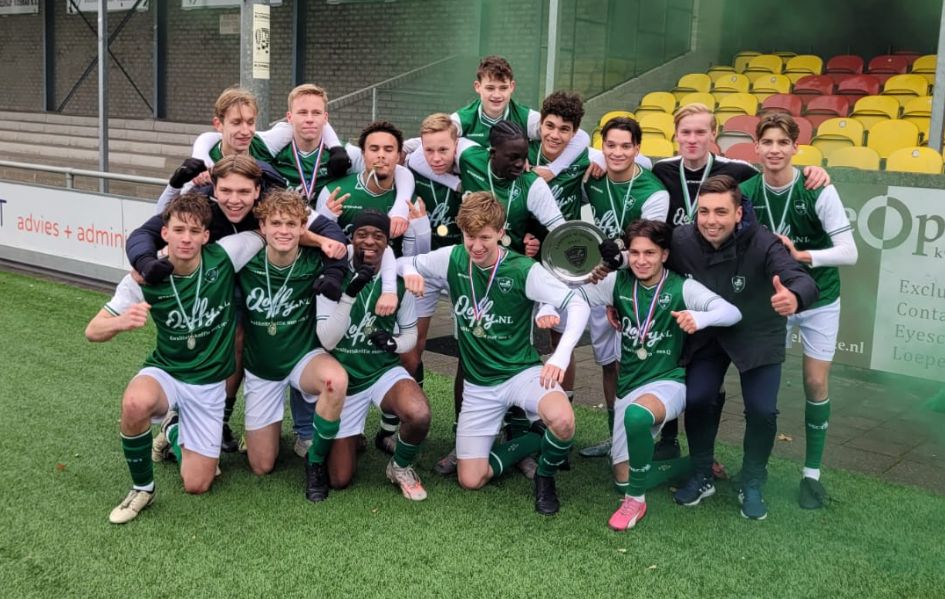 Feest nadat het kampioenschap binnen was.