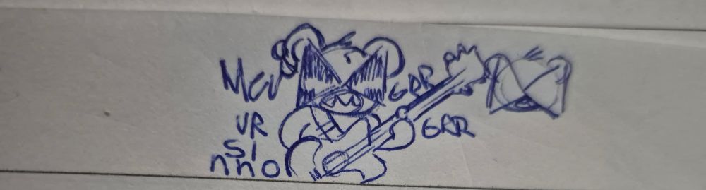 Desenho de um ursinho punk de óculos triangulares e piercing na orelha segurando hma guitarra 