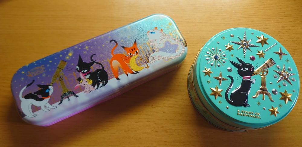 チョコレートの缶の写真