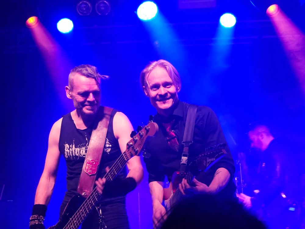 Poets of the Fall's Jani Snellman and Olli Tukiainen playing side by side