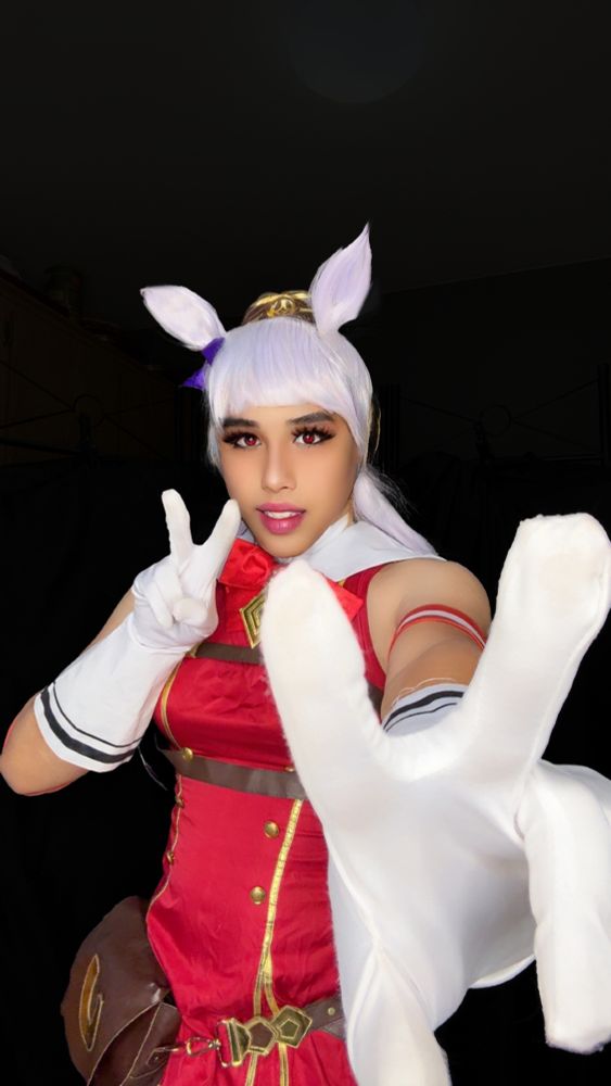 Mom Milph cosplaying as Gold Ship from Uma Musume.