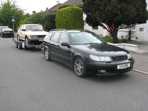 OG SAAB 9-5 towing a classic SAAB 900