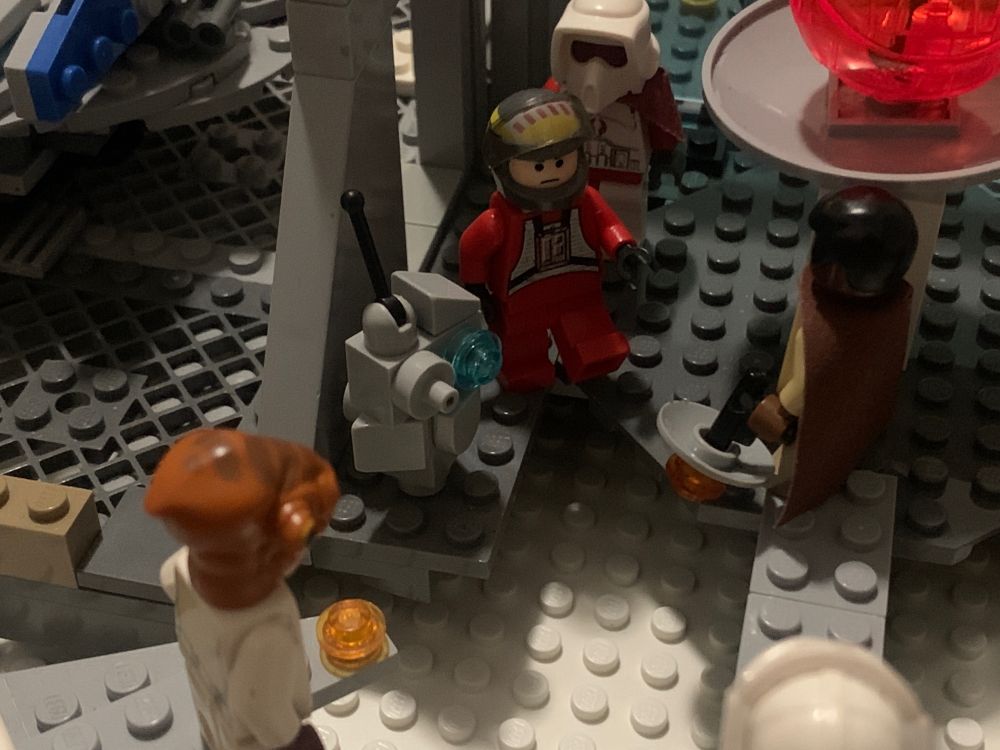 Lando: Shion and N1TR0, we got very bad news!!! U3PO betrayed us and stole the crystal for the new threat!