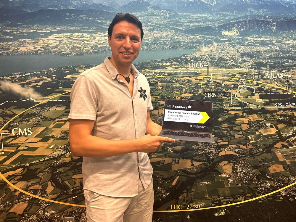 Manuel Franco Sevilla holding a laptop promoting his Reddit AMA on July 22, 2025