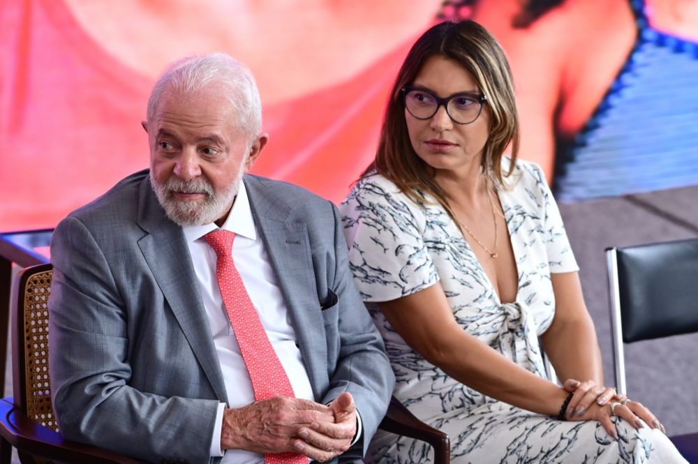 Lula concede medalha do mérito da saúde para Janja, Daiane dos Santos e Xuxa