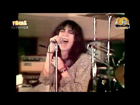 Patti Smith - Because The Night  (1978)