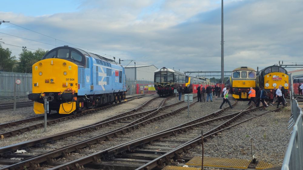 A shot of various locos lined up near the test track. From left to right: Class 37 37501 'Teeside Steelmaster', Derby Lightweight DMU 79900 'Iris', Class 33 33012 'Lt Jenny Lewis RN', and Class 40 40106 'Atlantic Conveyer'. 