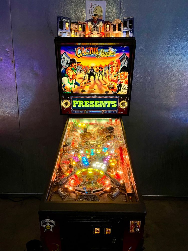 Cactus Canyon Pinball.