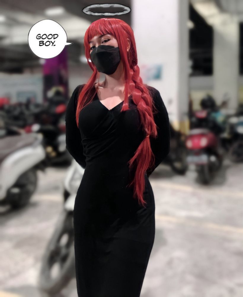 Sorry pake masker soalnya cosplay lama jaman corona