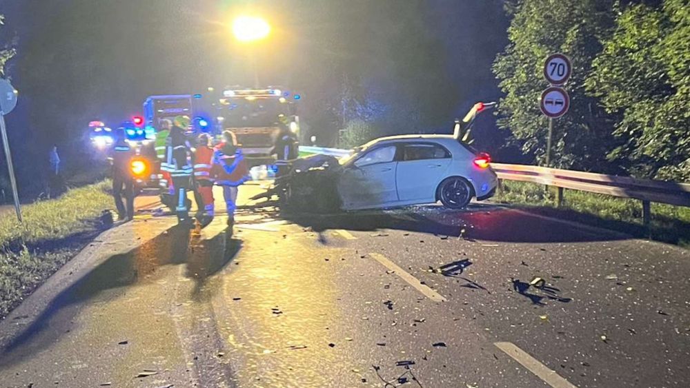 Schwerer Verkehrsunfall auf der B304