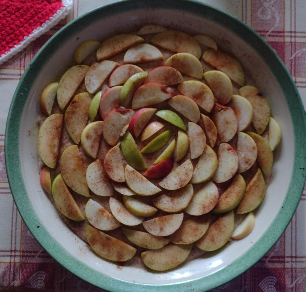 Apple pie in progress
