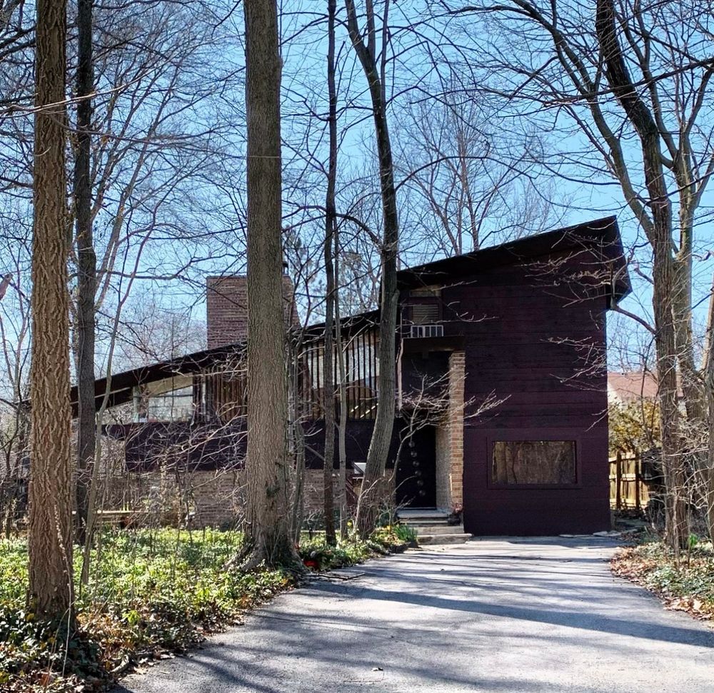My photo of the Paul Colmorgan House (1939-40) in Glenview, IL showing a modernist design by architect Bruce Goff.